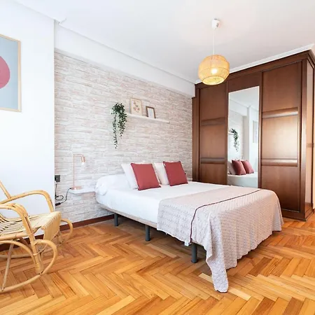 Amplia Vivienda Con Garaje Apartment