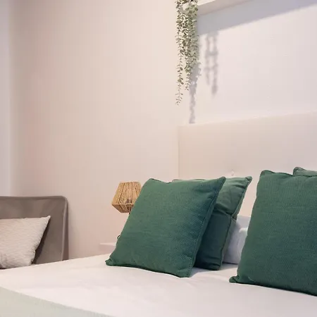 Amplia Vivienda Con Garaje