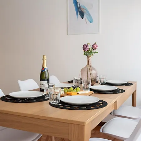 Amplia Vivienda Con Garaje Apartment
